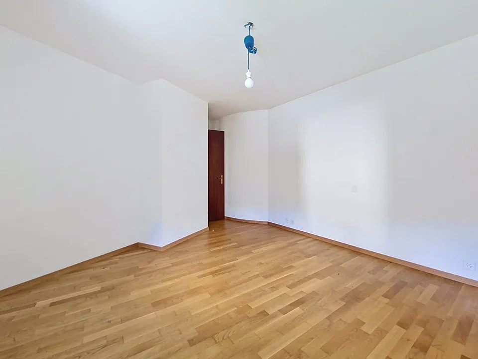 Sion, 3.5-Zimmer-Wohnung im Westen der Stadt mit Parkplatz – Foto 6 von 10