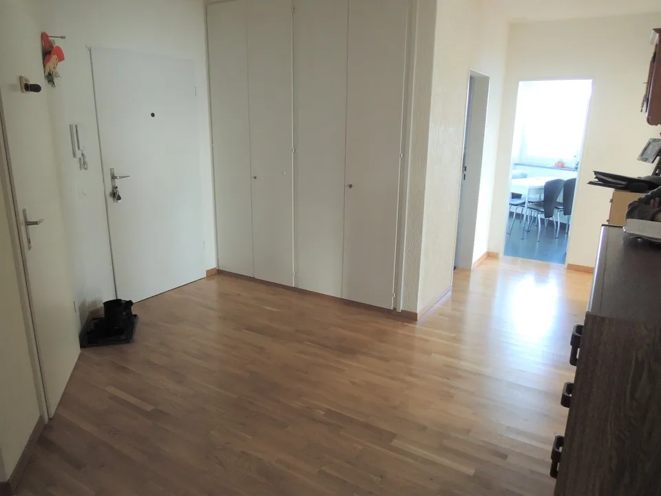 Schöne Weitsicht - grosszügiger Grundriss! – Foto 6 von 12