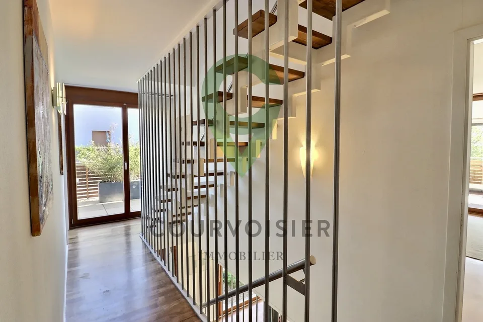 Beautiful 7-room house with garden, jacuzzi and lake view, near Rolle – photo 7 of 13