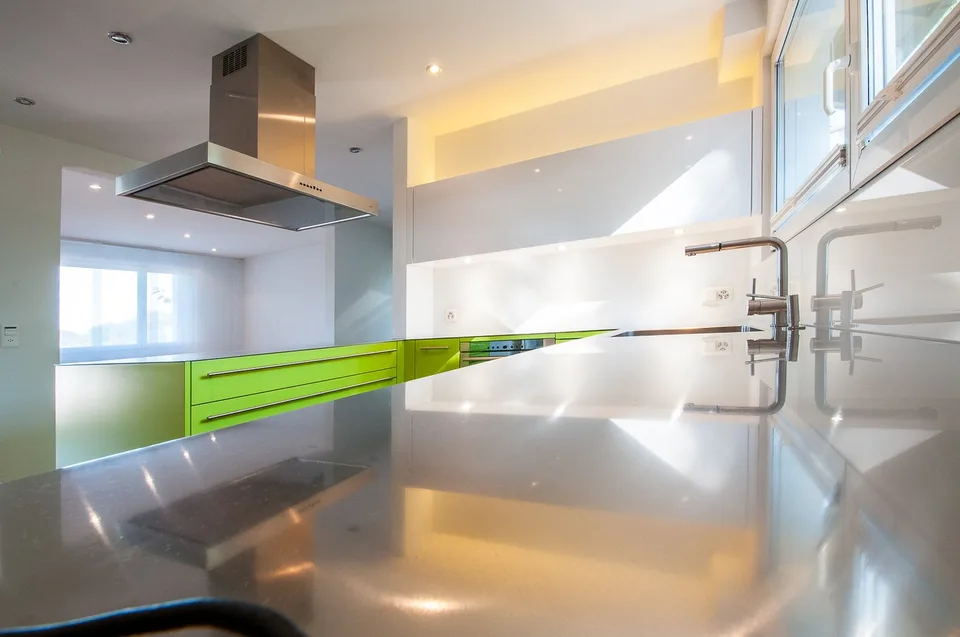 Freistehendes EFH mit Pool und privatem Waldstück an herrlicher Aussichtslage – Foto 3 von 14