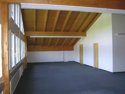 Überhohe Büros im Dachgeschoss: 55, 2x72, 80 und 144 m2 – Foto 3 von 13