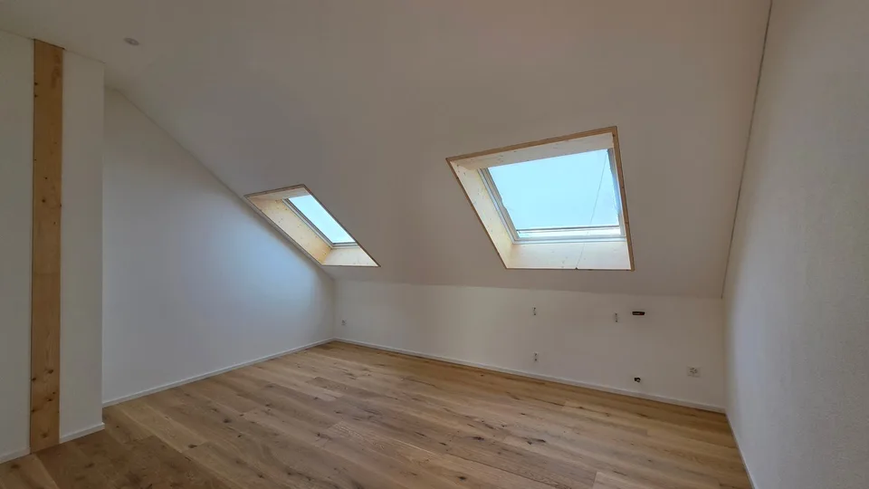 Charmante 2.5-Zimmer-Dachwohnung im Altbau an der Rosenstrasse, St. Margrethen – Foto 5 von 10
