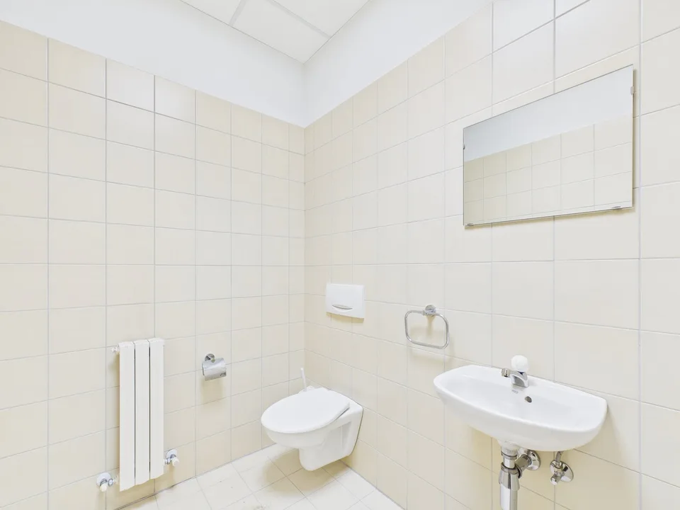 144 m² Licht und Flexibilität schaffen den maßgeschneiderten Arbeitsplatz für Ihr Unternehmen – Foto 4 von 5
