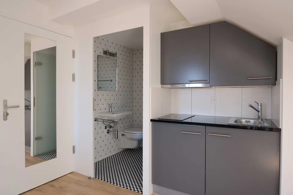 Appartement 1 pièce moderne et meublé au Schöneggplatz – photo 4 sur 6