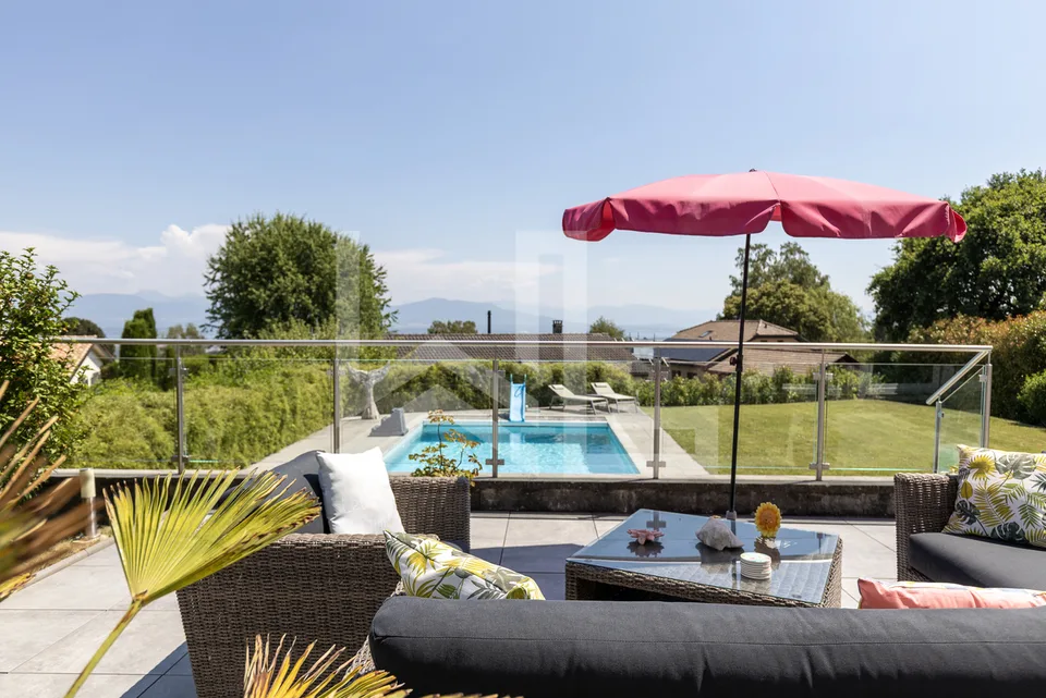 Propriété contemporaine avec vue – foto 2 di 10