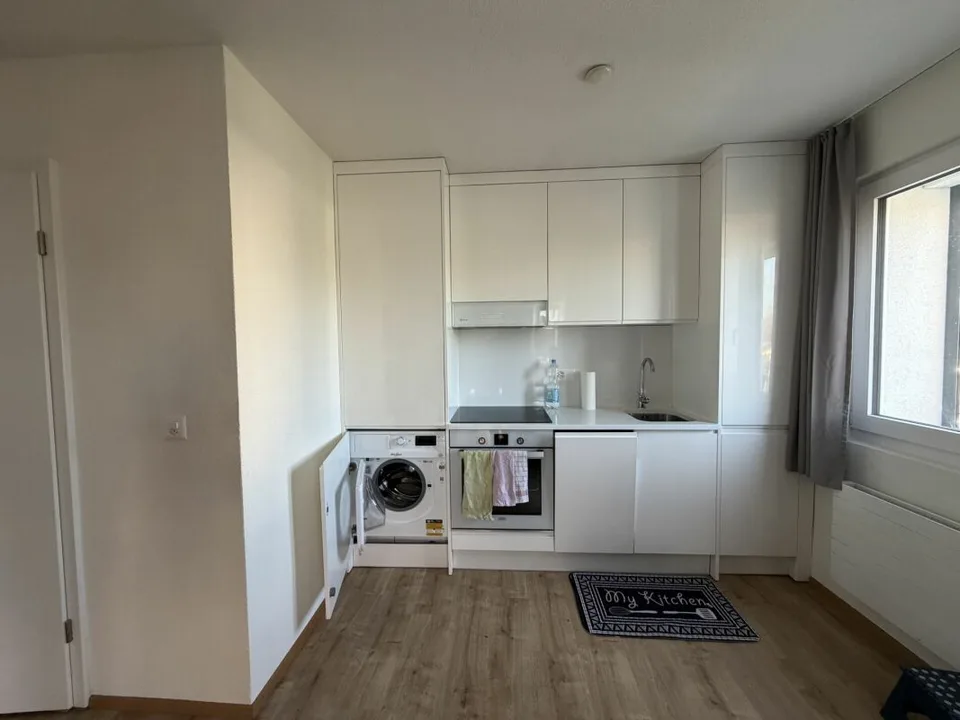 3.5-Zimmer-Wohnung an zentraler Lage zu vermieten – Foto 2 von 9