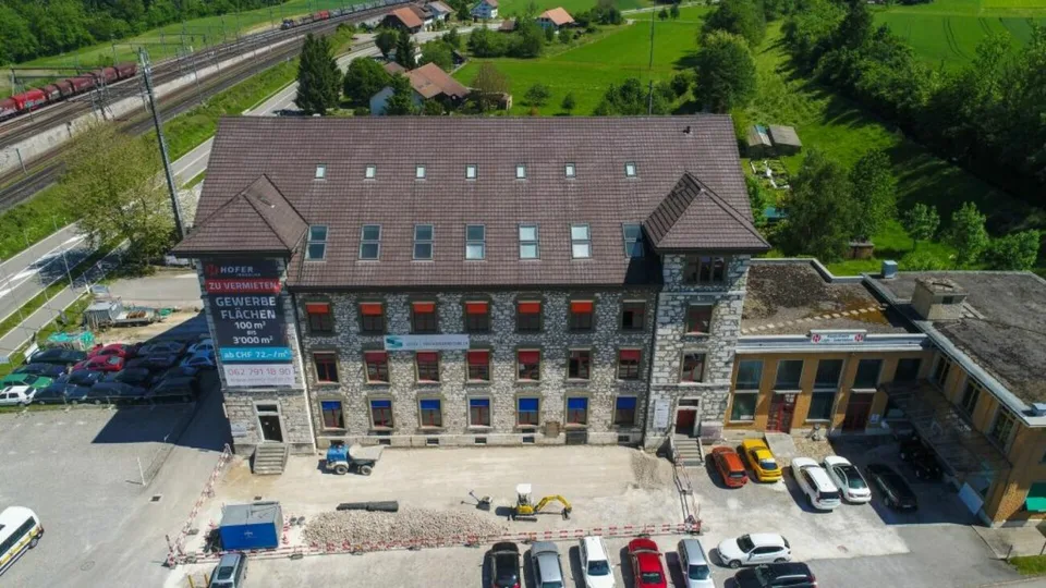 Spazio commerciale e di stoccaggio attraente fino a 1'100m2 in affitto nella miglior posizione a Rothrist! – foto 2 di 2
