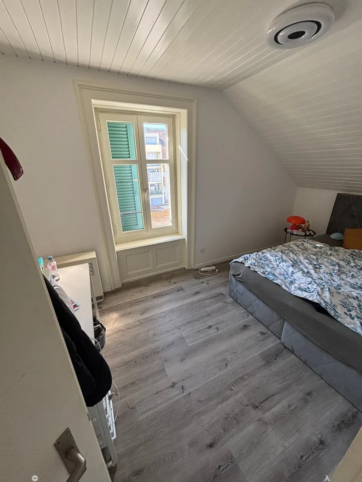 Charmant appartement 3 pièces avec rénovation moderne à Biel – photo 7 sur 10