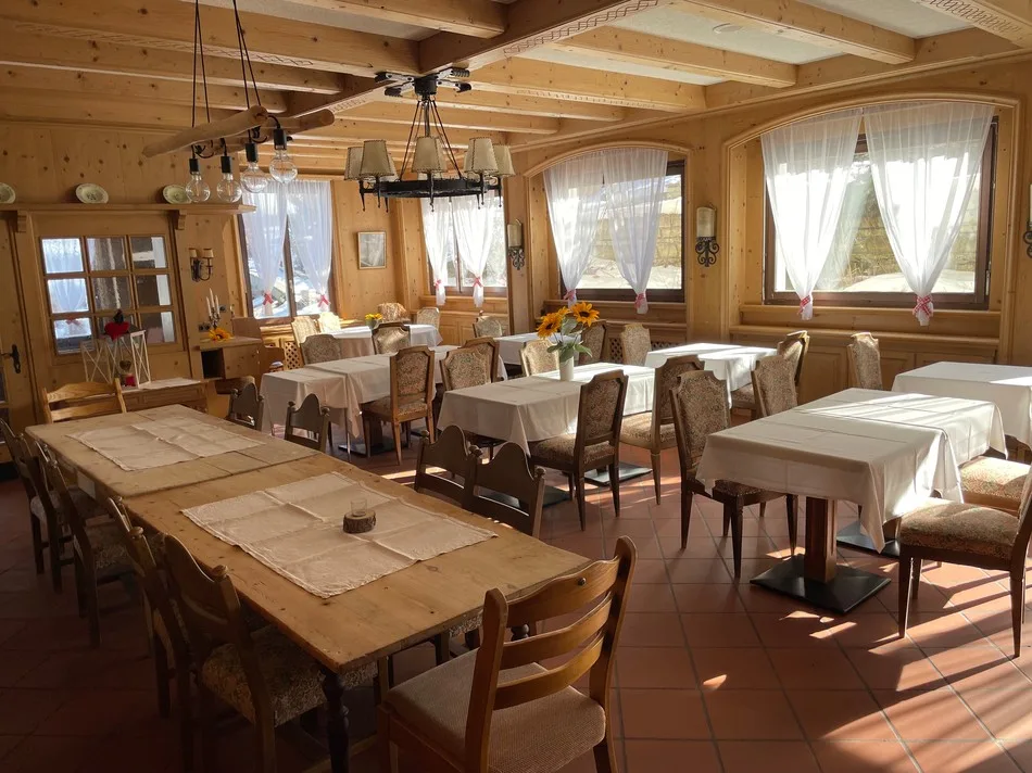 Stillgelegtes Golf-Garten-Hotel an traumhafter Lage in Scuol-Vulpera-T – Foto 6 von 7