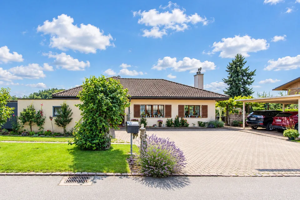 6.5-Zimmer Villa Familienparadies mit grosszügigem Umschwung – photo 2 sur 13