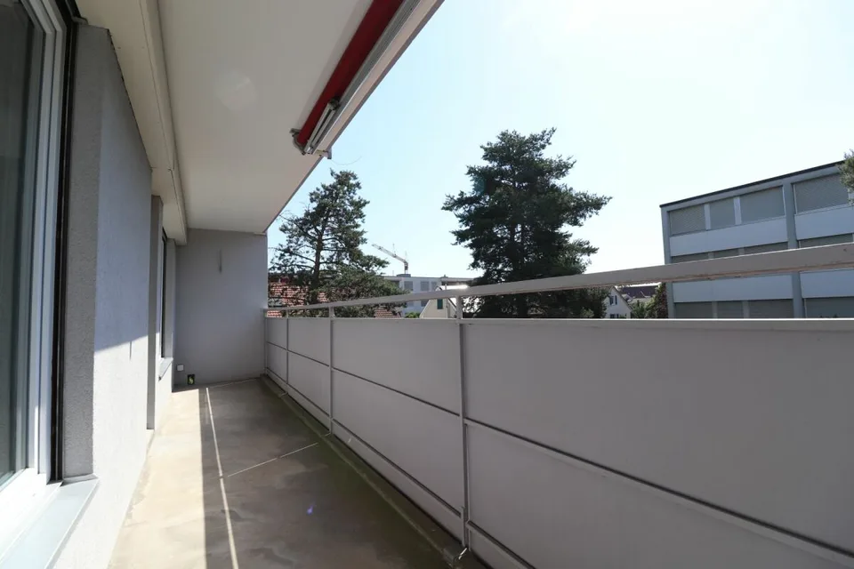 Am Lindenplatz - grosszügige 2.5-Zimmer-Wohnung zu vermieten – Foto 3 von 6