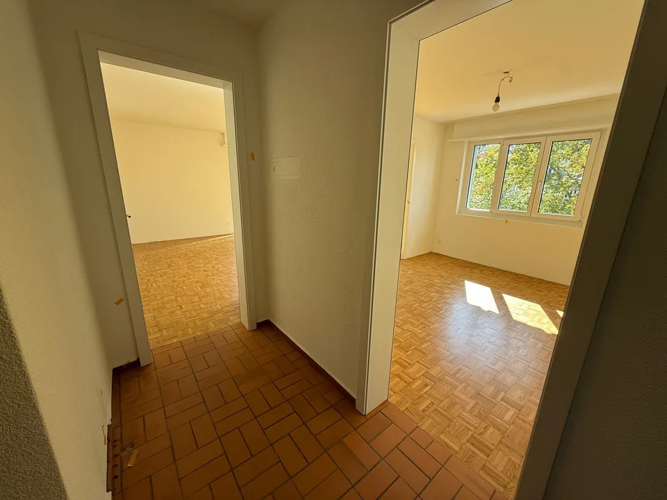 Frisch sanierte 3-Zimmerwohnung mit zwei Balkonen in Witikon – Foto 8 von 14