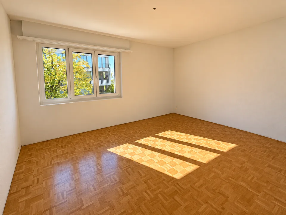Frisch sanierte 3-Zimmerwohnung mit zwei Balkonen in Witikon – Foto 5 von 14