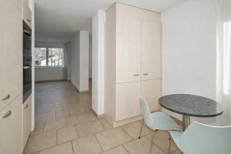 Helle 4.5-Zimmerwohnung in Binningen – Foto 8 von 15