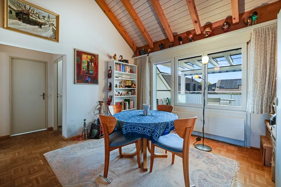 Traumhafte Dachwohnung an ruhiger Lage , Nahe vom Dorfzentrum – Foto 6 von 13