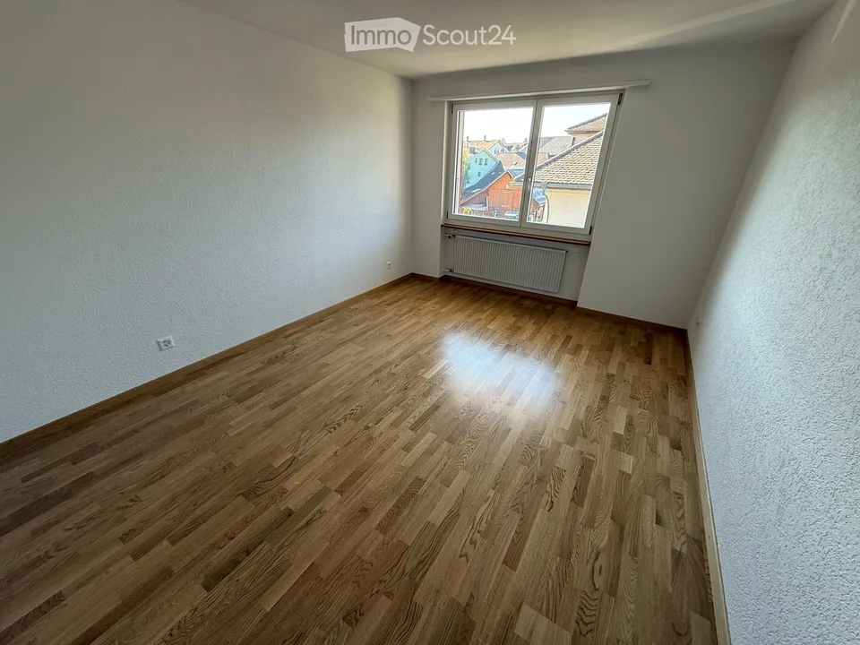 4 Zimmer Wohnung mit Dachterrasse – Foto 2 von 5