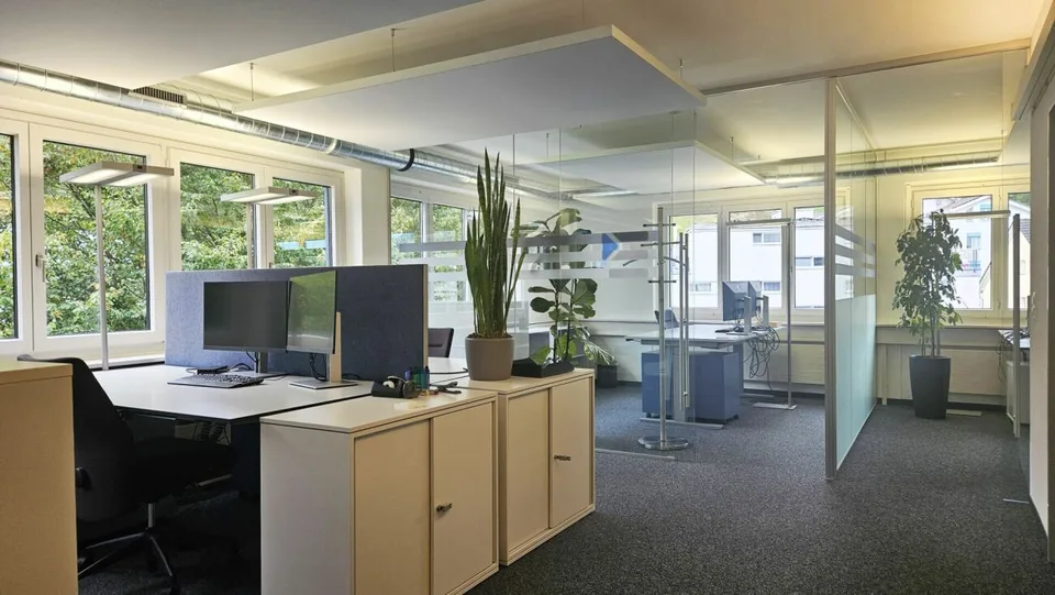 Schön ausgebaute und praktisch unterteilte Büro-/Gewerbefläche «Plug & Work» – Foto 5 von 11