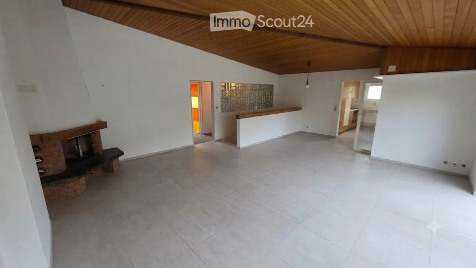 Frisch saniertes 6.5-Zimmer-Doppelhaus an ruhiger Lage – Foto 5 von 5