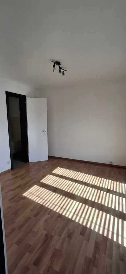 Helles 2-Zimmer-Wohnung mit Balkon in Porrentruy – Foto 8 von 10