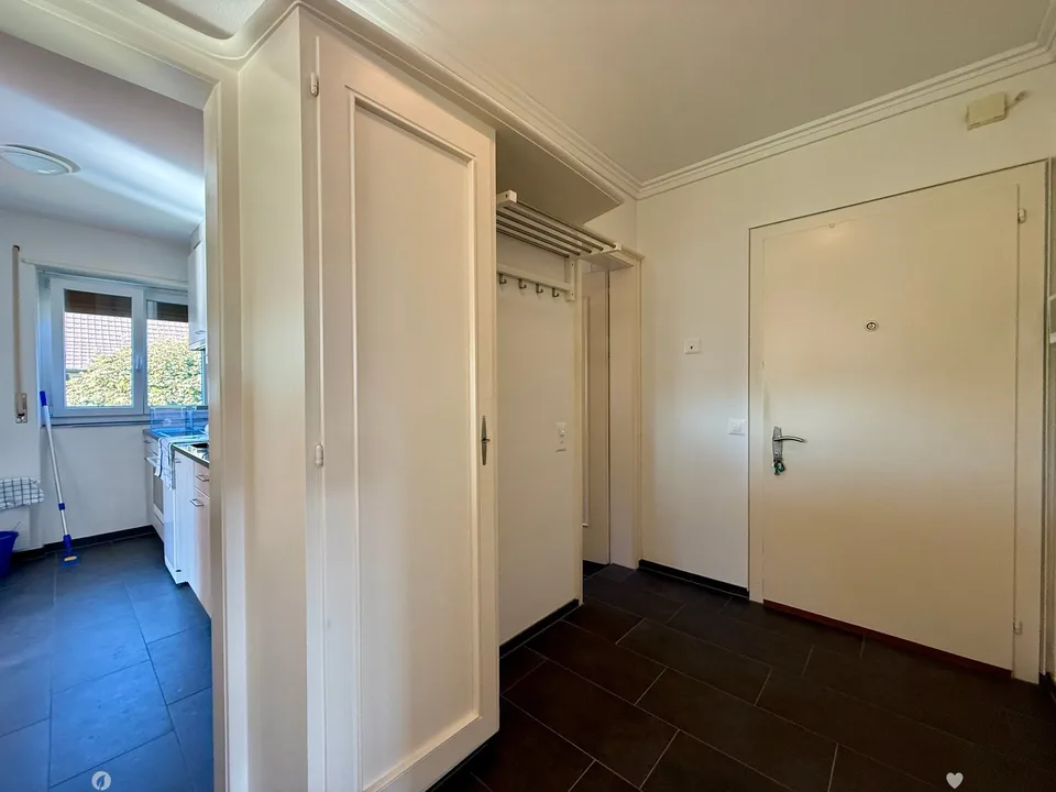 Grosszügige 2.5-Zimmer-Wohnung mit 100 m² und Wintergarten-Charakter – Foto 6 von 9