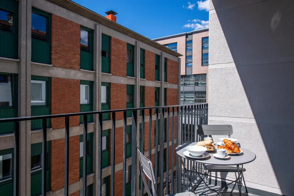 Location flexible à partir de 1 mois — Appartement meublé de 3,5 pièces avec 2 salles de bain et balcon à Lugano – photo 6 sur 17