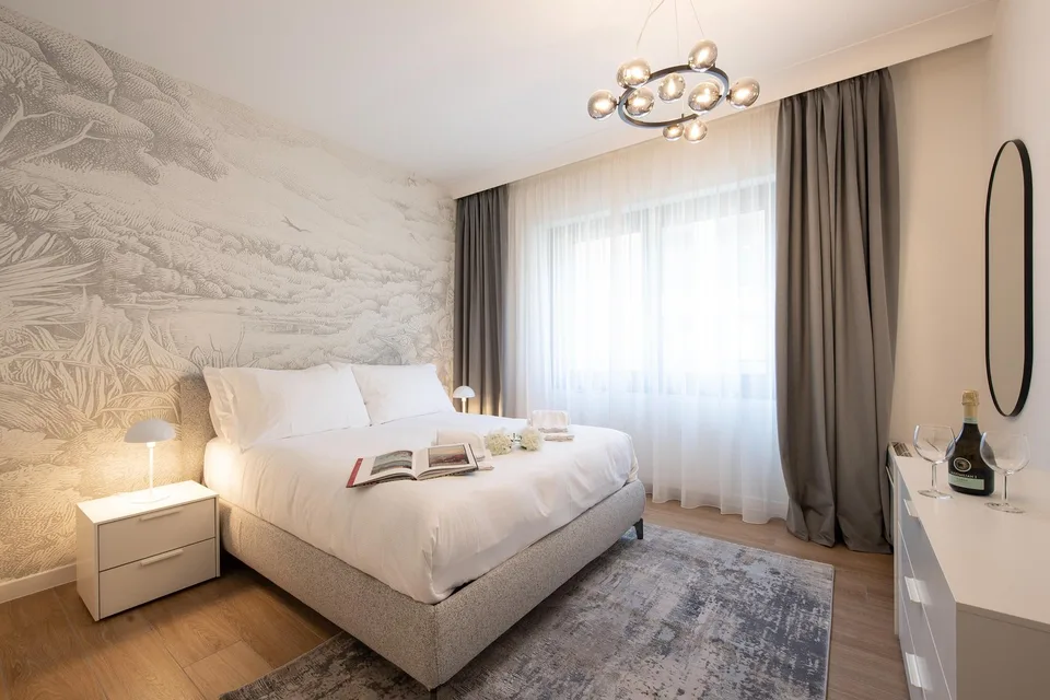 Location flexible à partir de 1 mois — Appartement meublé de 3,5 pièces avec 2 salles de bain et balcon à Lugano – photo 2 sur 17