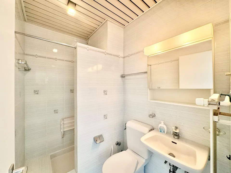 3777 - HELLES DOPPELWINKELWOHNUNG – AUCH ALS ZWEITWOHNSITZ GEEIGNET – COLLINA D'ORO – Foto 13 von 15