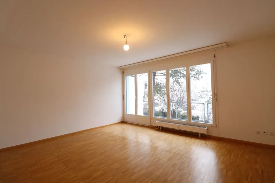 Nähe Gartenbad Eglisee und Lange Erlen - gemütliche 4-Zimmerwohnung im 1.OG – Foto 3 von 13