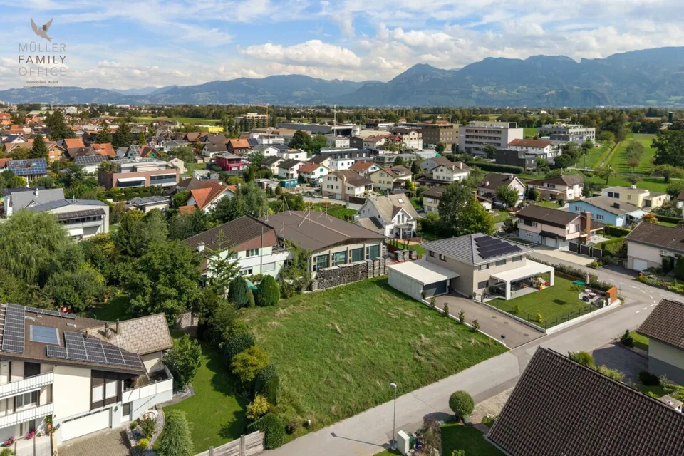 Parcelle de terrain à bâtir attractive avec 700 m2 dans un quartier résidentiel calme – photo 4 sur 13