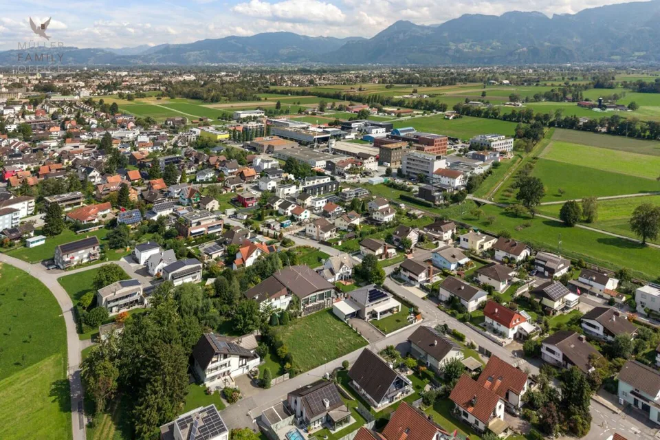 Parcelle de terrain à bâtir attractive avec 700 m2 dans un quartier résidentiel calme – photo 8 sur 13