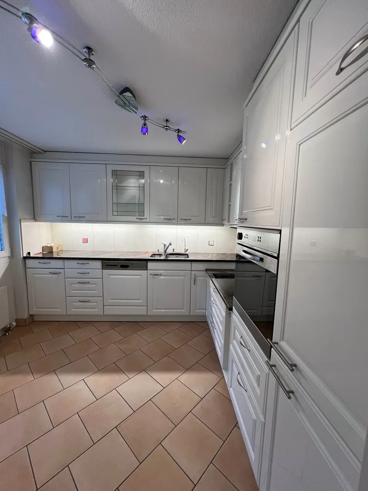 Attractive 4.5-room maisonette apartment for rent – photo 2 of 15