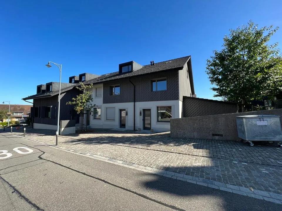 Maison mitoyenne moderne dans un style de ferme charmant – au cœur de Maur – photo 2 sur 9
