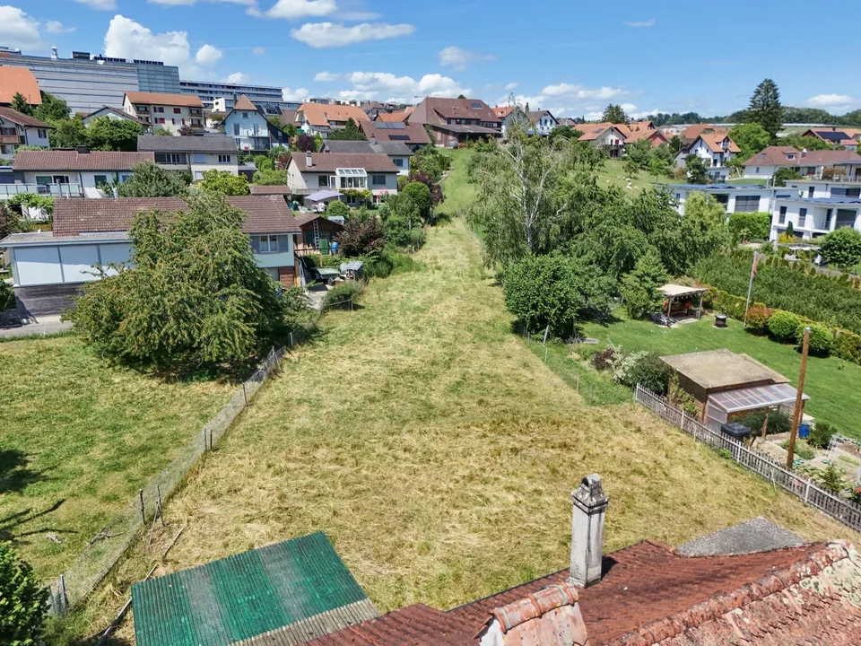 Ancienne ferme avec grand terrain à Täuffelen – grand potentiel pour créer quelque chose de nouveau – photo 6 sur 15
