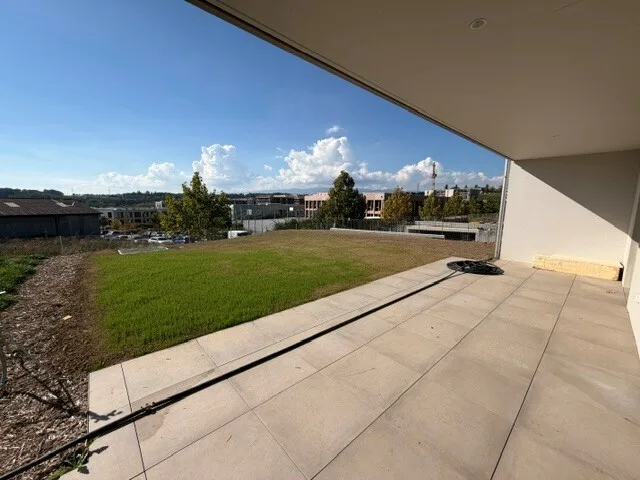 Zu vermieten 3.5 Zimmer mit Garten/Terrasse in Bussigny – Foto 2 von 9