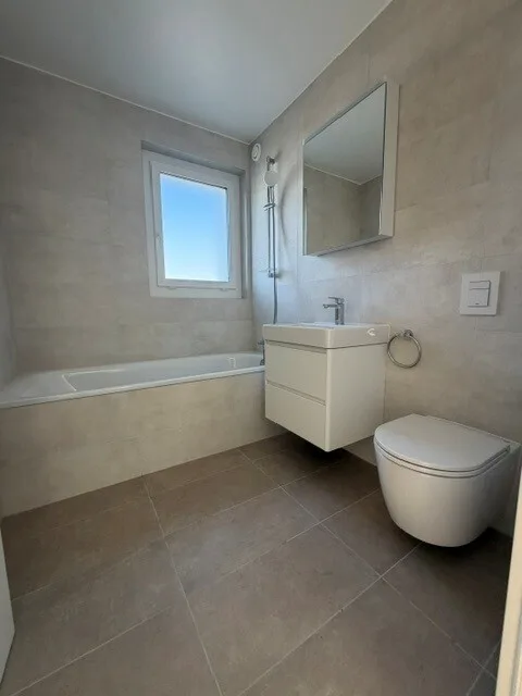 Zu vermieten 3.5 Zimmer mit Garten/Terrasse in Bussigny – Foto 8 von 9