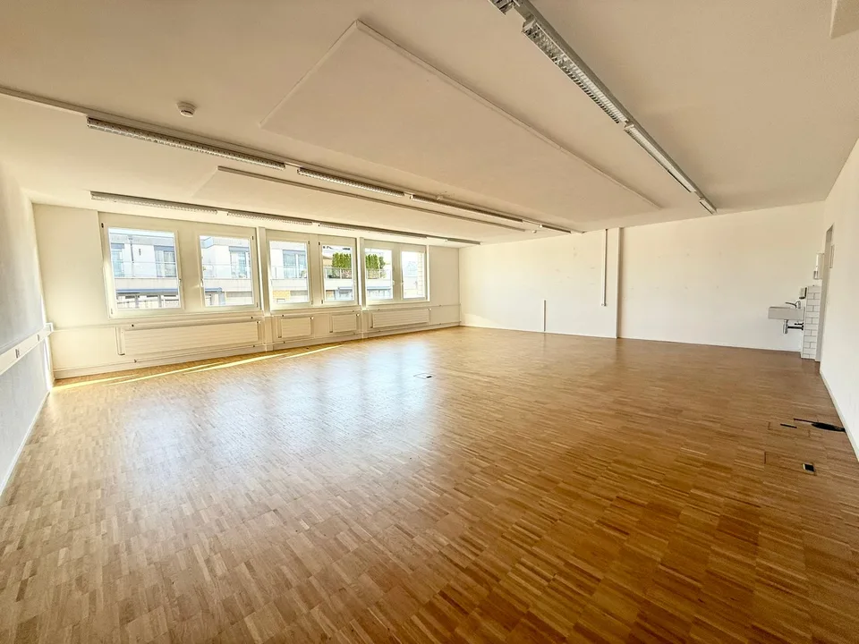 Espace commercial/bureaux spacieux dans un emplacement central à Pfäffikon SZ – photo 5 sur 15