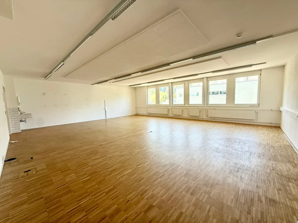 Espace commercial/bureaux spacieux dans un emplacement central à Pfäffikon SZ – photo 4 sur 15