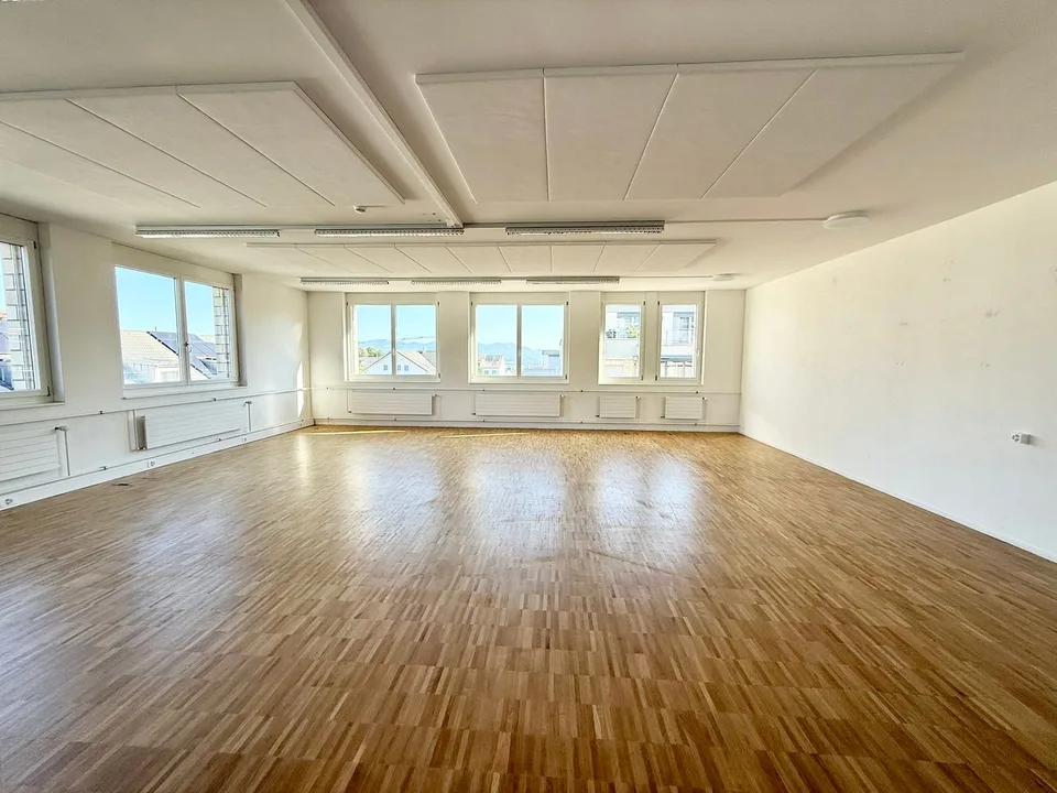 Espace commercial/bureaux spacieux dans un emplacement central à Pfäffikon SZ – photo 7 sur 15