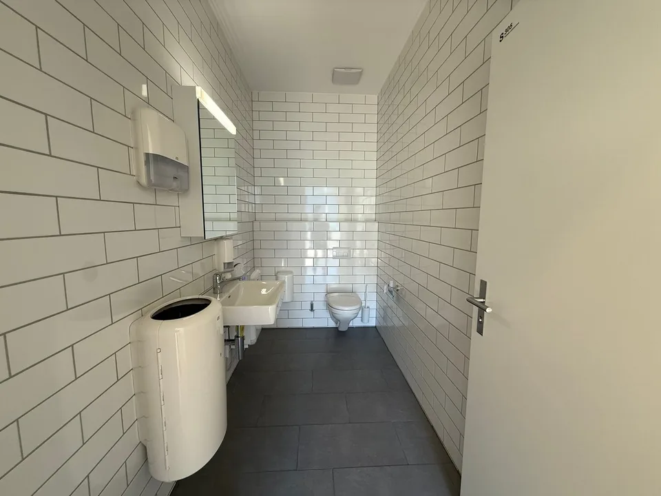 Espace commercial/bureaux spacieux dans un emplacement central à Pfäffikon SZ – photo 11 sur 15
