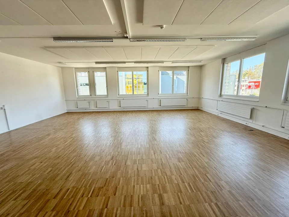 Espace commercial/bureaux spacieux dans un emplacement central à Pfäffikon SZ – photo 6 sur 15