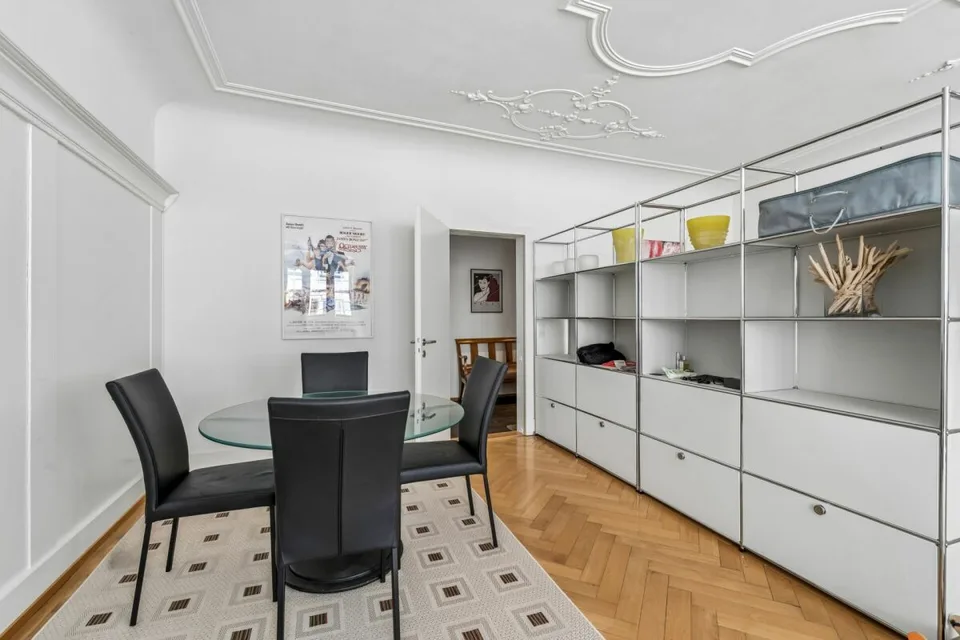 Traditionelle Wohn- und Gewerbeliegenschaft in der Schaffhauser Altstadt – Foto 8 von 15