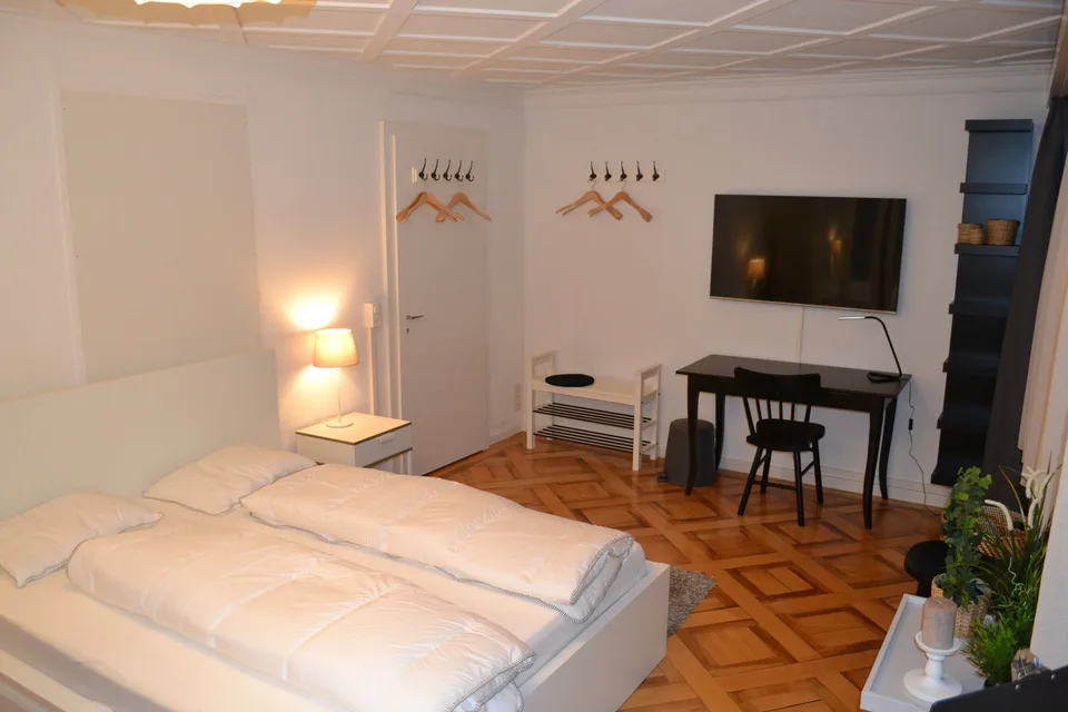 möbl. Zimmer mit TV, WLAN etc. im Zentrum von Altdorf zu vermieten – Foto 3 von 9