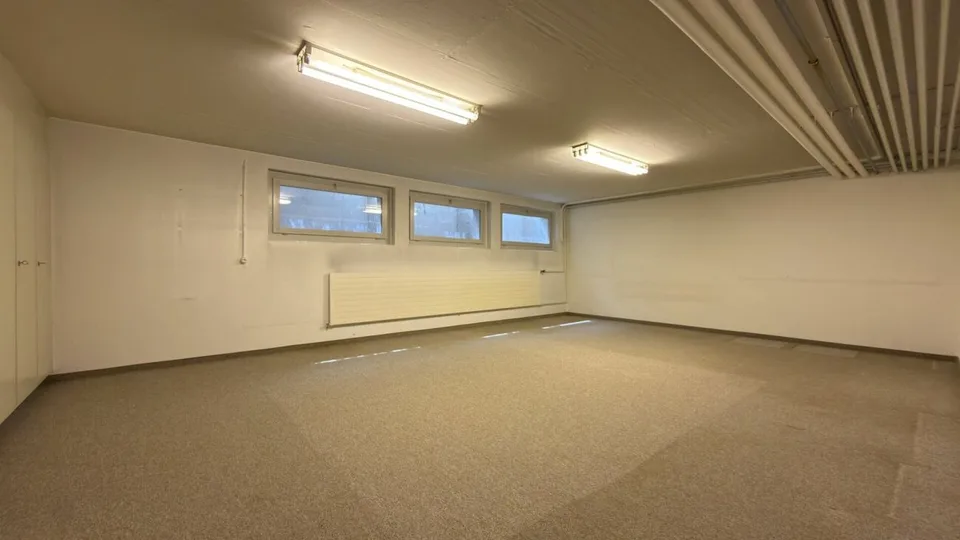 Wohnen und Arbeiten unter einem Dach: Grosszügige 11.5-Zimmer-Liegenschaft in Langenthal – Foto 16 von 25
