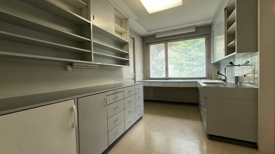 Wohnen und Arbeiten unter einem Dach: Grosszügige 11.5-Zimmer-Liegenschaft in Langenthal – Foto 20 von 25