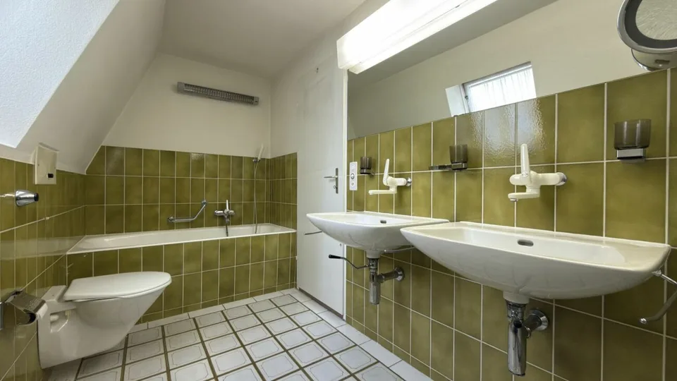 Wohnen und Arbeiten unter einem Dach: Grosszügige 11.5-Zimmer-Liegenschaft in Langenthal – Foto 12 von 25