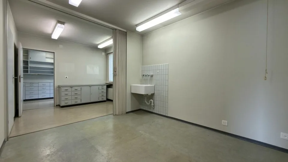 Wohnen und Arbeiten unter einem Dach: Grosszügige 11.5-Zimmer-Liegenschaft in Langenthal – Foto 18 von 25