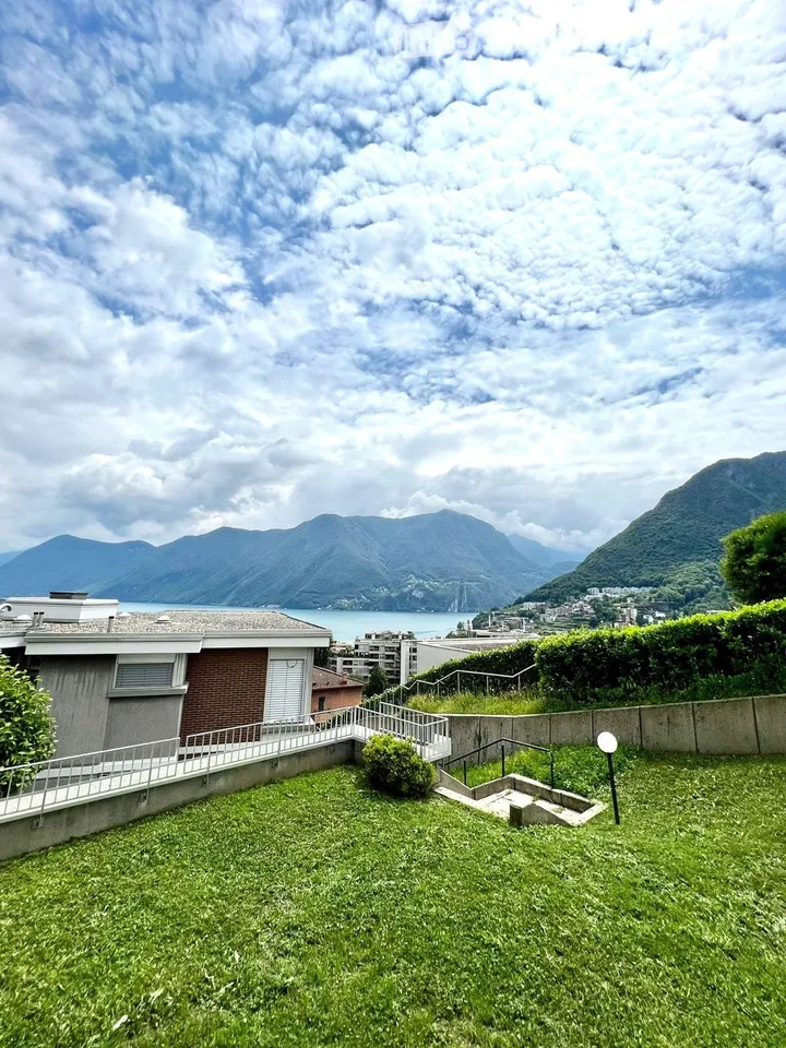 Elegantes Apartment, komplett renoviert mit Seeblick – Foto 12 von 12
