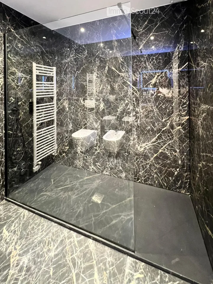 Elegantes Apartment, komplett renoviert mit Seeblick – Foto 6 von 12