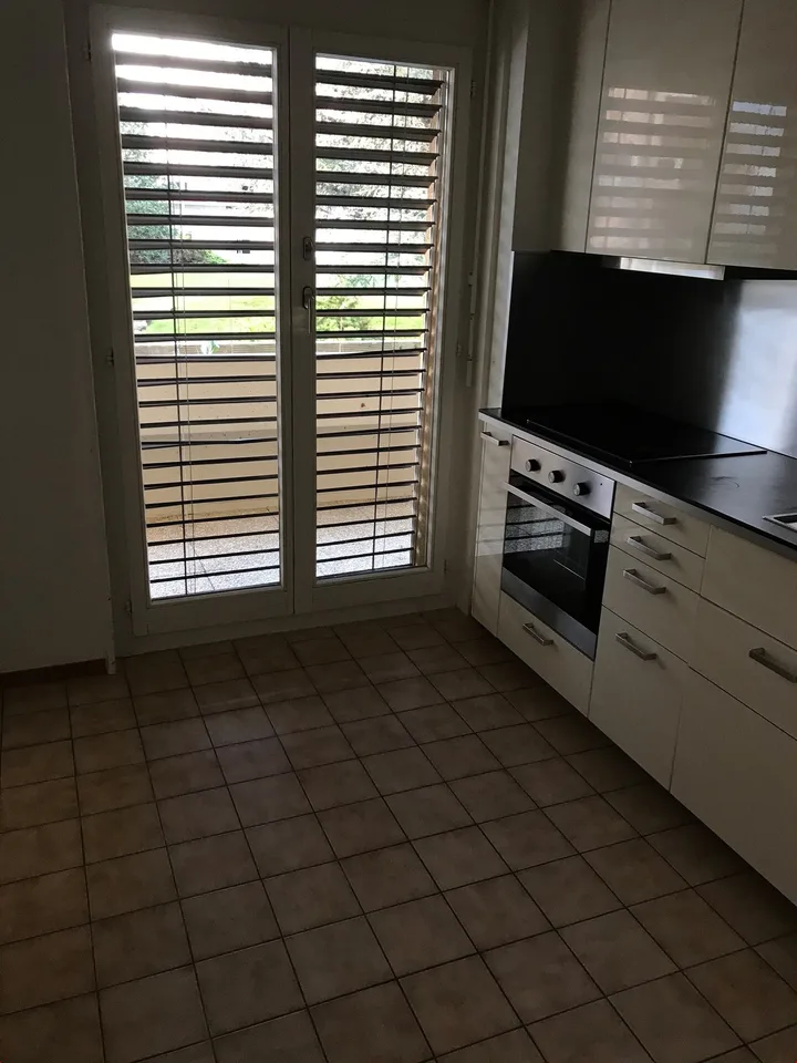 GERÄUMIGES 4.5-ZIMMER-WOHNUNG MIT TERRASSE IN IDEALER LAGE IN CH-CONTHEY / MALOC-IMMO – Foto 7 von 12