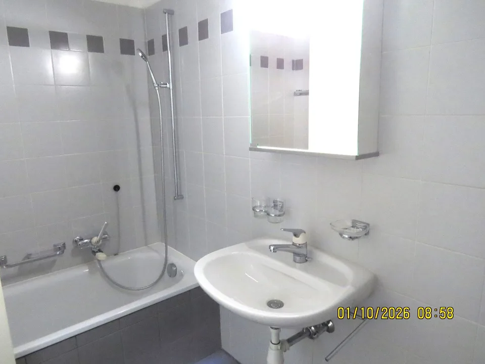 Apartment with terrace of 3.5 rooms in Melano – Available immediately – photo 6 of 7
